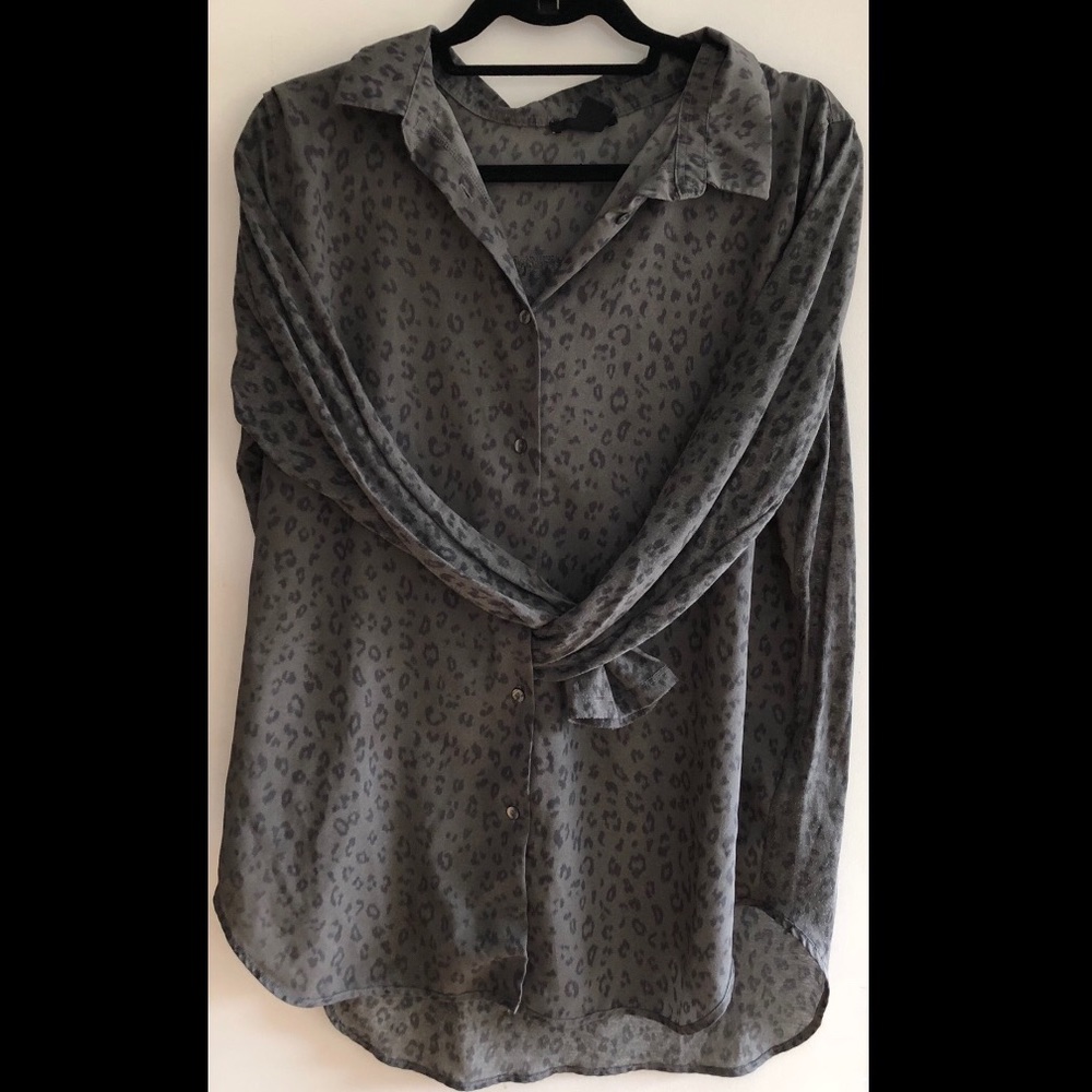 H&M button down top